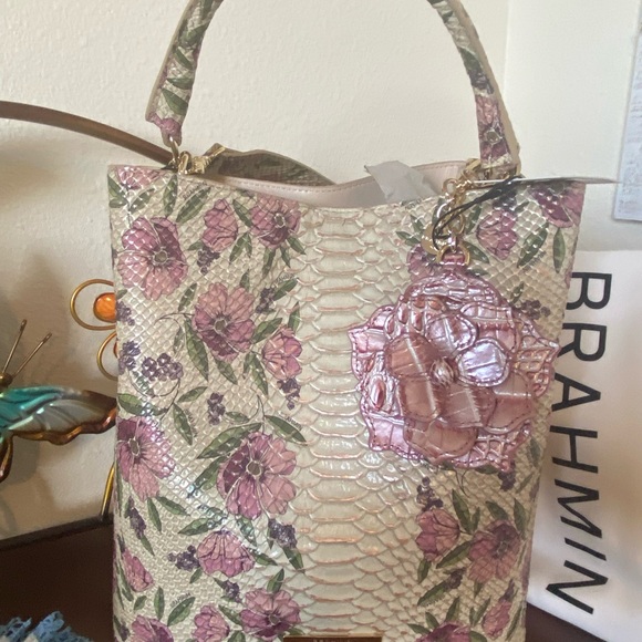 SOLD!!   Amelia in Ivory  Labyrinth + Pink Icing magnolia! - Picture 7 of 13